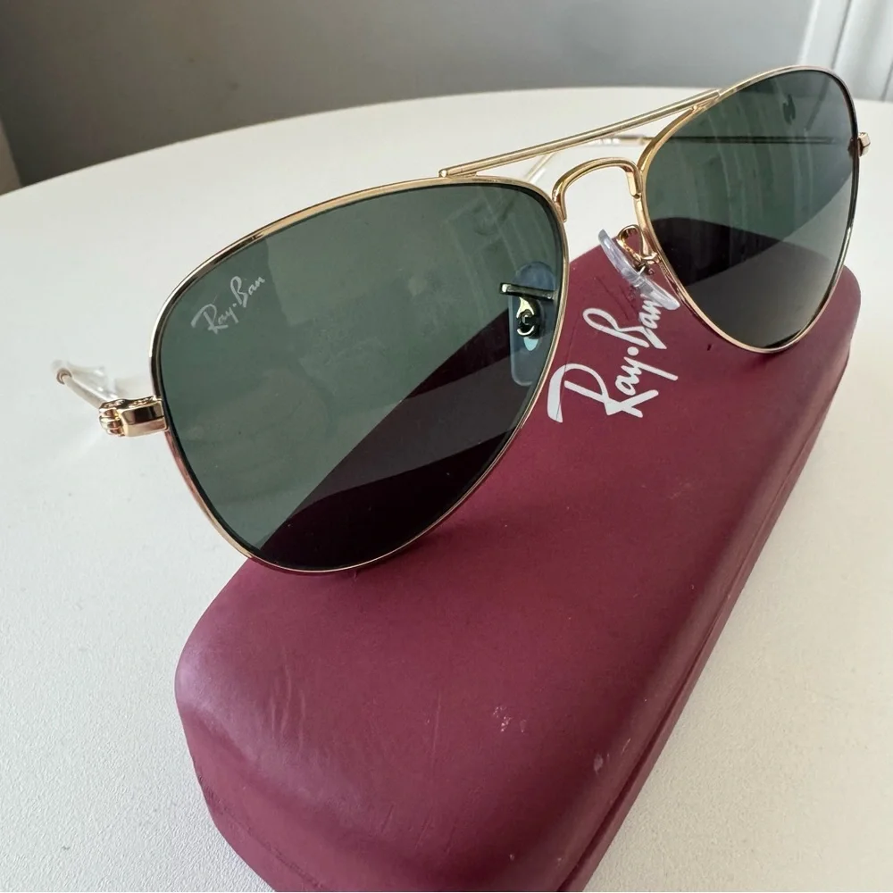 Ray-Ban Kids Aviator Sunglasses Gold Frame w Case